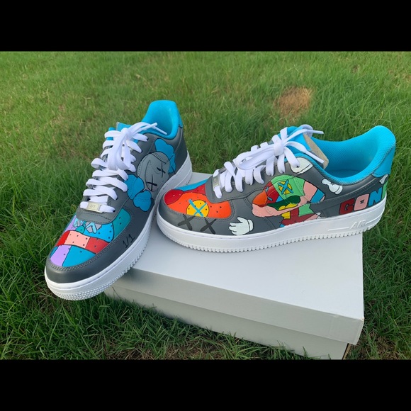 1 of 1 Air Force one with kaws design - Picture 4 of 5